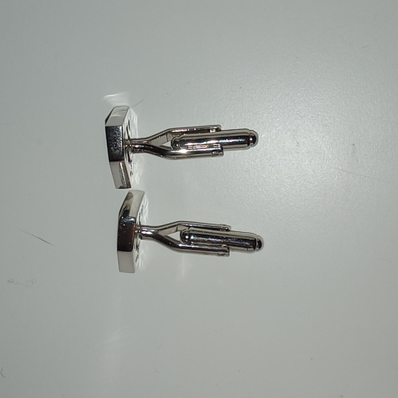 Silver tone Superman symbol cufflinks - Picture 3 of 3